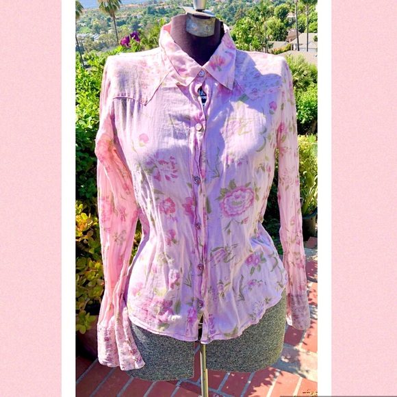 anchor blue Tops - Anchor Blue vintage pink floral button up shirt👚